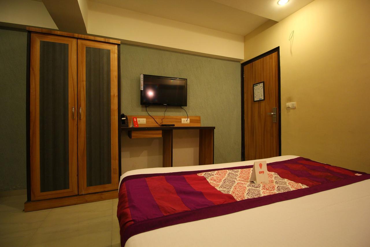 Oyo 8786 Hotel Maan Residency Ahmedabad Exterior photo