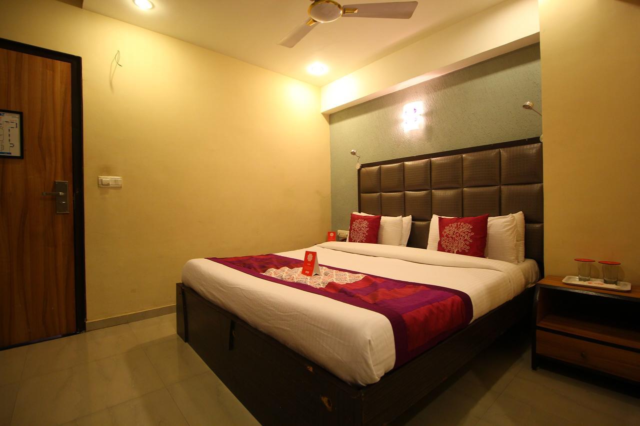 Oyo 8786 Hotel Maan Residency Ahmedabad Exterior photo