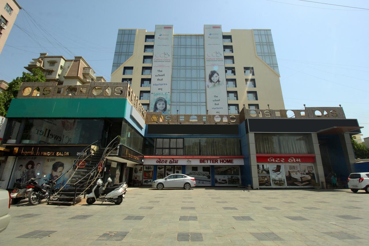 Oyo 8786 Hotel Maan Residency Ahmedabad Exterior photo