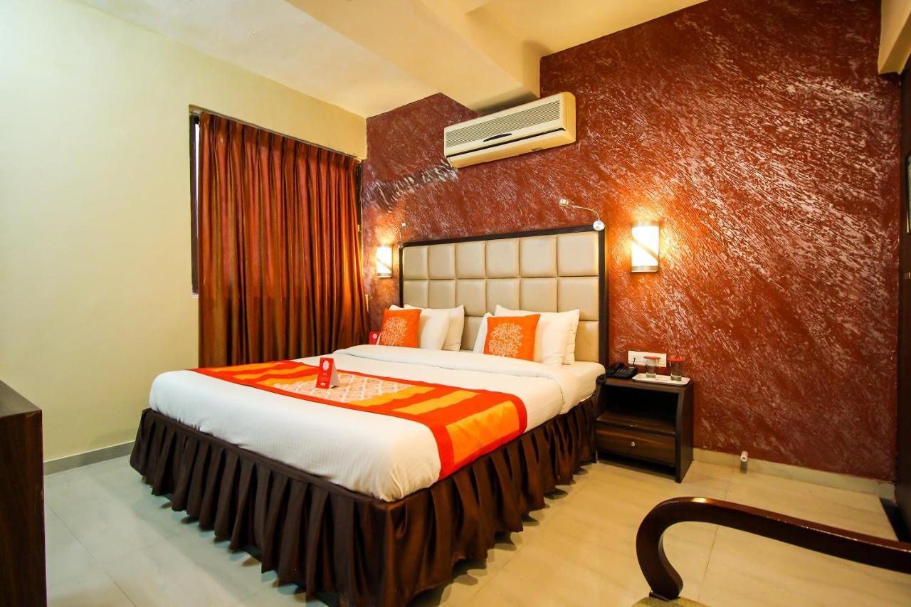 Oyo 8786 Hotel Maan Residency Ahmedabad Exterior photo